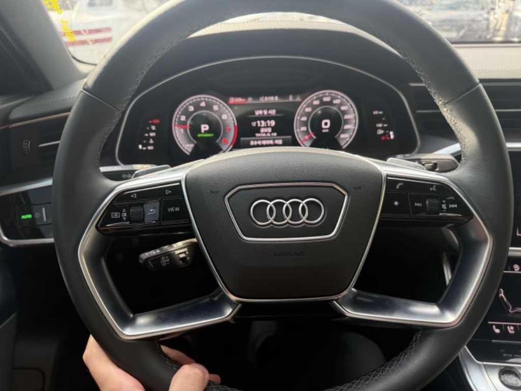 아우디 A6 A6 (C8) 45 TFSI 콰트로 프리미엄 이미지 4