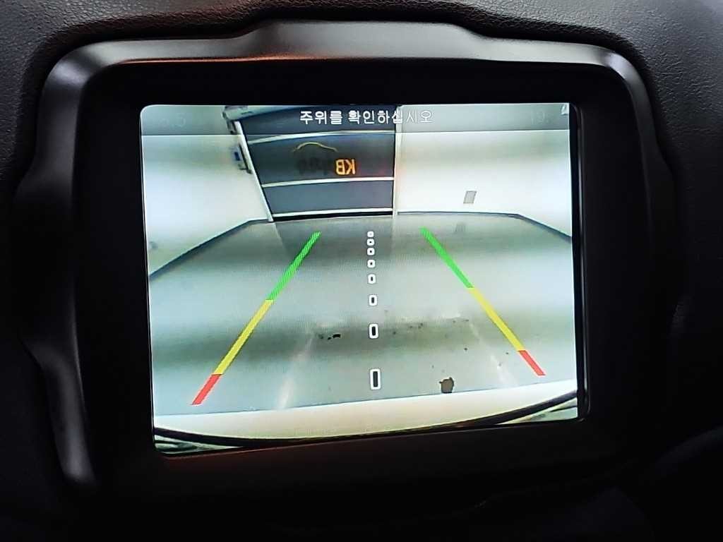 지프 레니게이드 2.0 디젤 리미티드 AWD 이미지 15