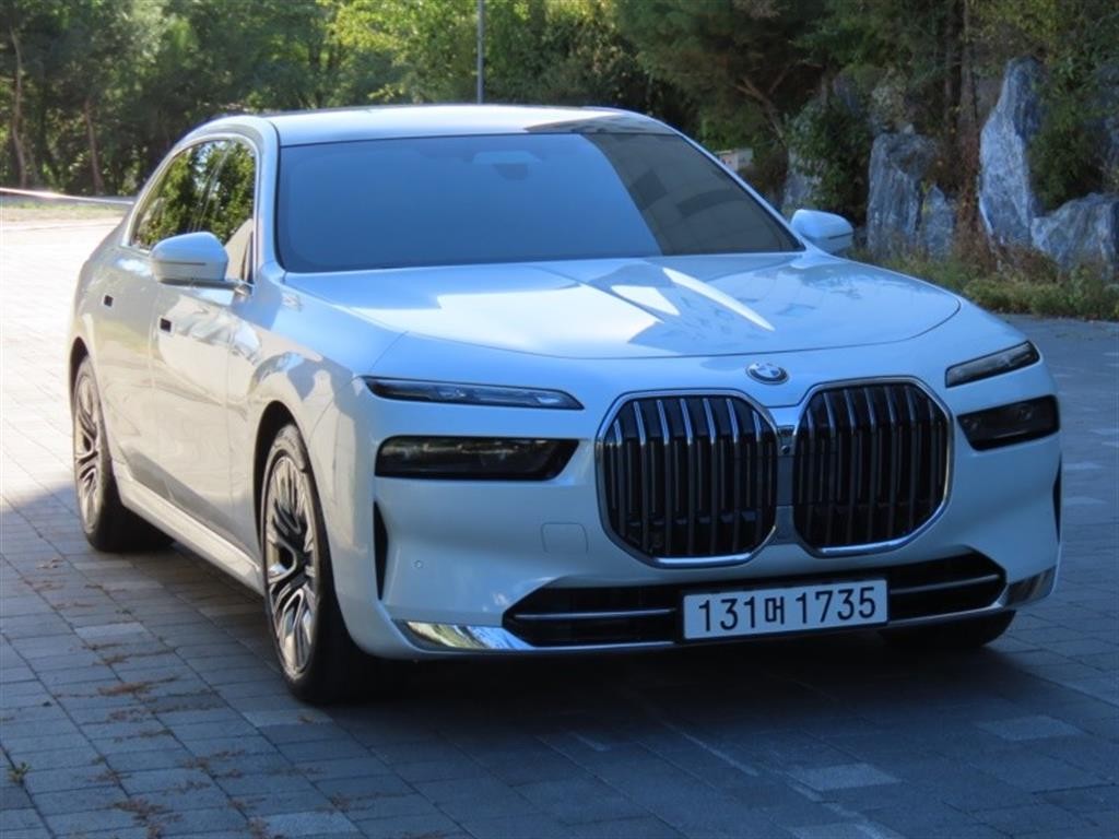 BMW 7시리즈 7시리즈 (G70) 740i sDrive 디자인퓨어 엑셀런스 이미지 2