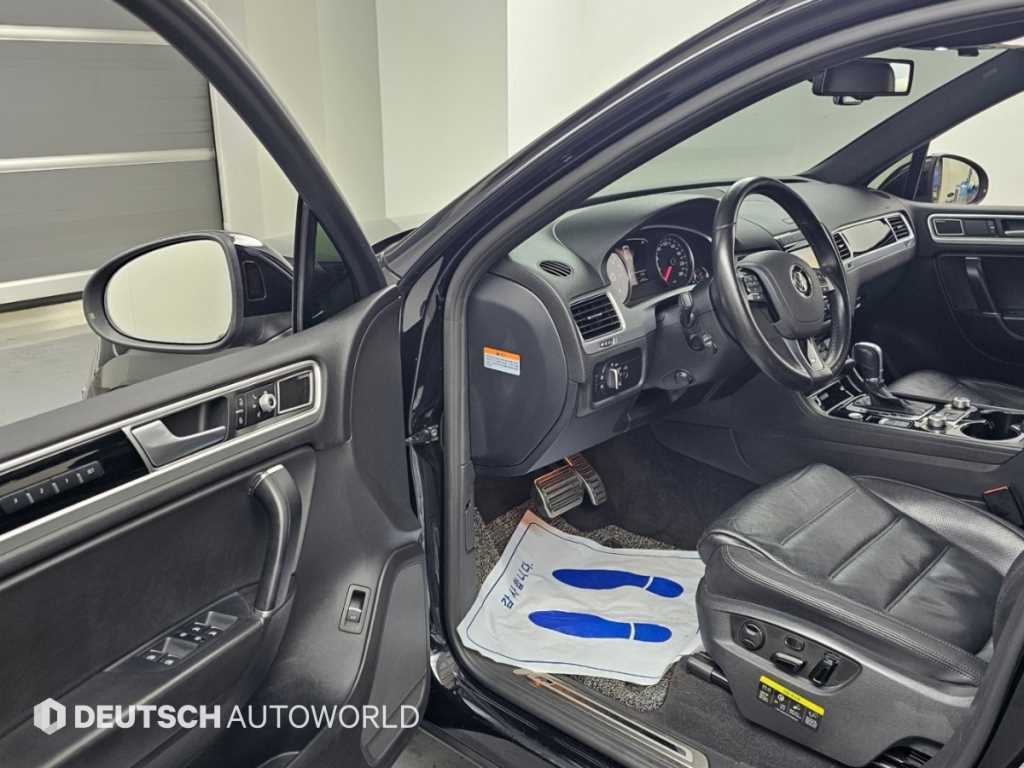 폭스바겐 투아렉 뉴 투아렉 V6 3.0 TDI R-LINE 이미지 11