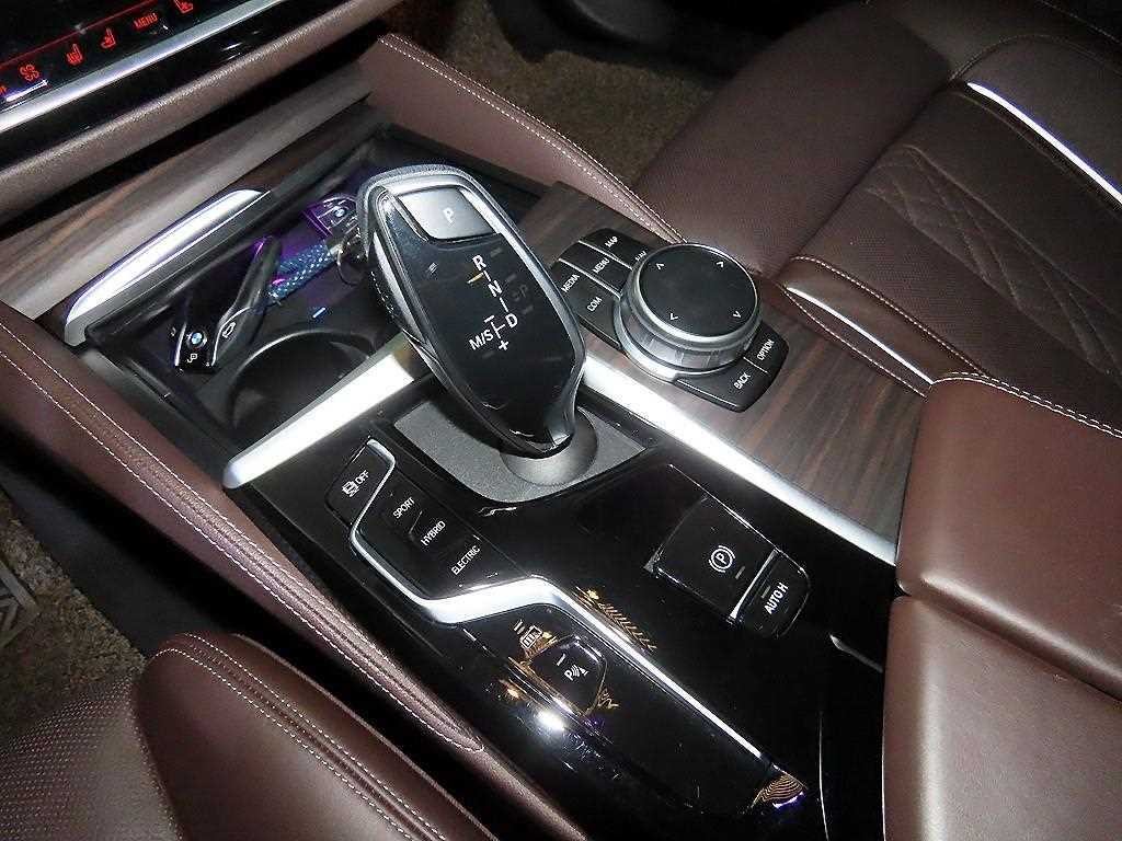 BMW 5시리즈 5시리즈 (G30) 530e M 스포츠 이미지 12