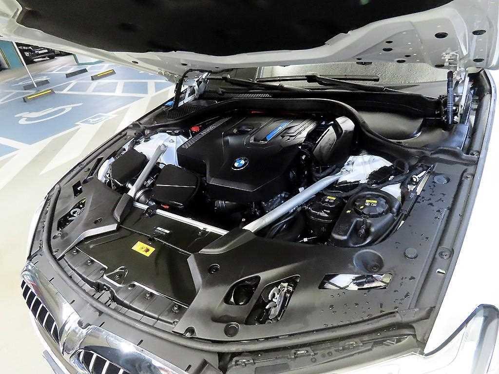 BMW 5시리즈 5시리즈 (G30) 530e M 스포츠 이미지 19