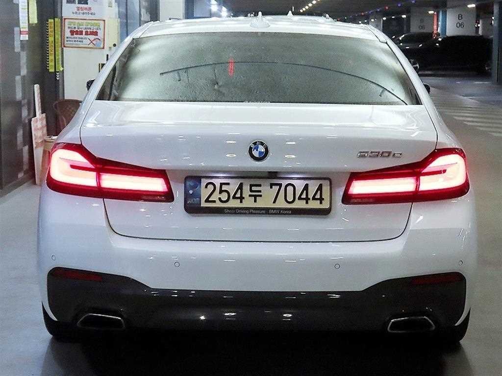BMW 5시리즈 5시리즈 (G30) 530e M 스포츠 이미지 5