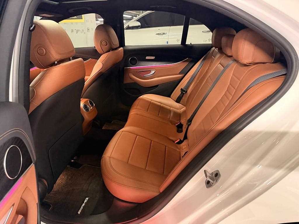 벤츠 E 클래스 E-클래스 W213 E220d 4MATIC AMG라인 이미지 15