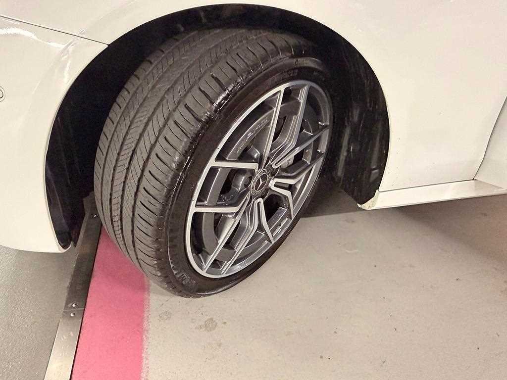 벤츠 E 클래스 E-클래스 W213 E220d 4MATIC AMG라인 이미지 19