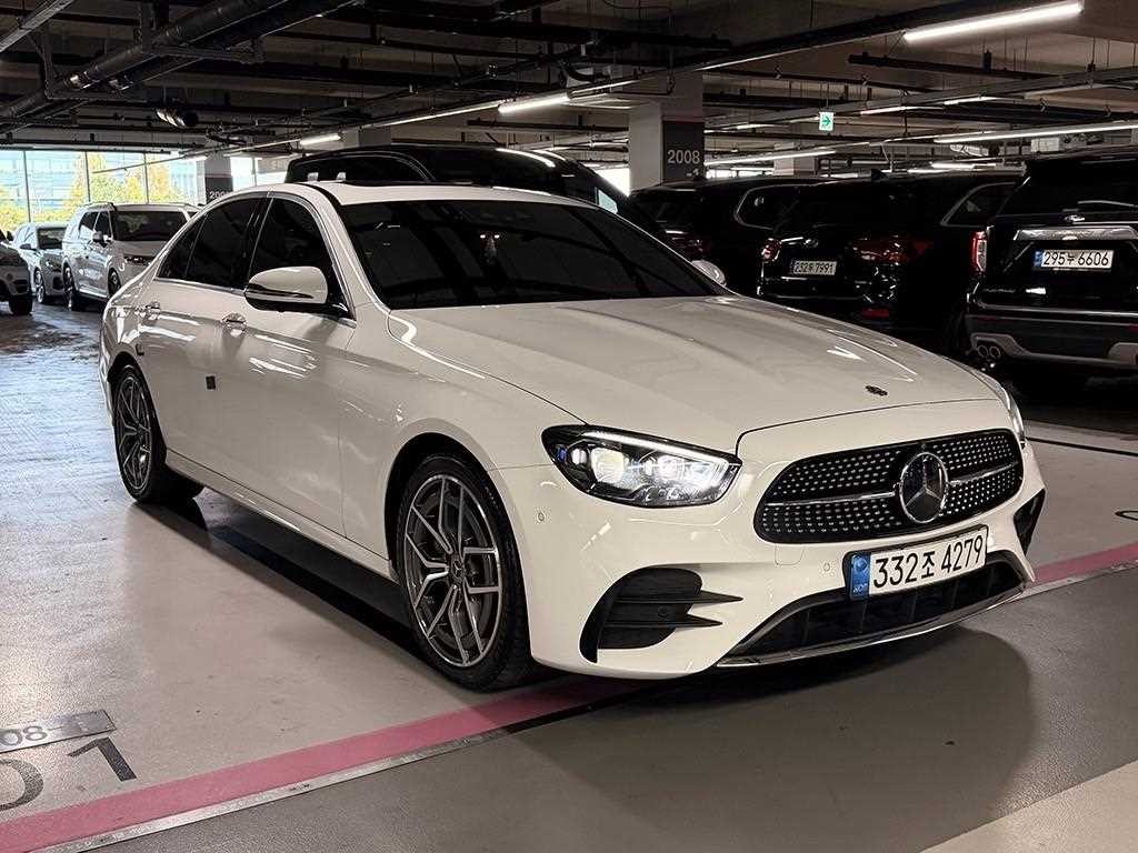 벤츠 E 클래스 E-클래스 W213 E220d 4MATIC AMG라인 이미지 2