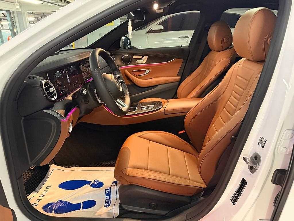 벤츠 E 클래스 E-클래스 W213 E220d 4MATIC AMG라인 이미지 5