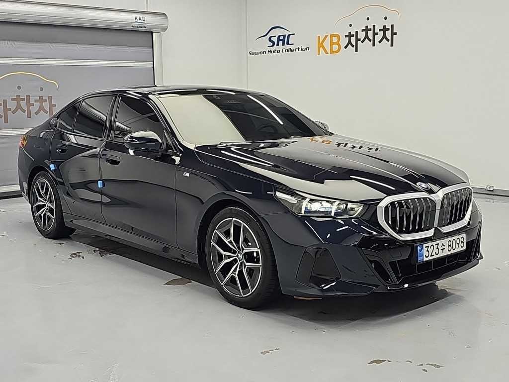 BMW 5시리즈 5시리즈 (G60) 520i M 스포츠 이미지 4