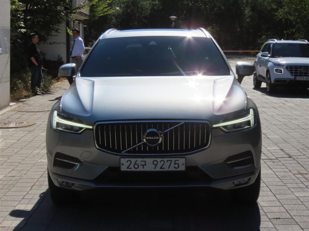 볼보 XC60 XC60(2세대) D4 AWD 인스크립션 이미지 1