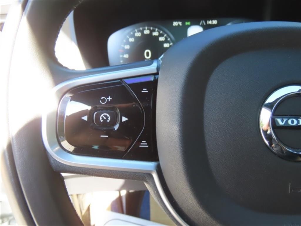 볼보 XC60 XC60(2세대) D4 AWD 인스크립션 이미지 11