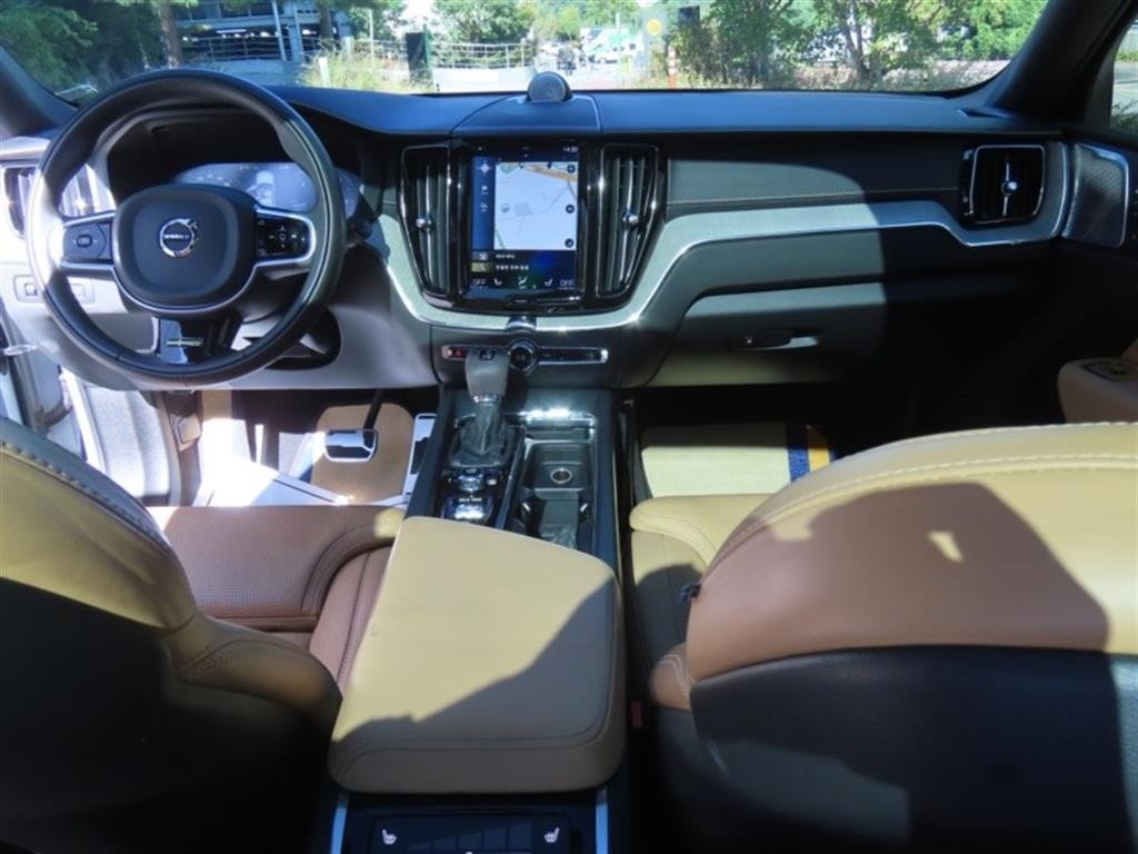 볼보 XC60 XC60(2세대) D4 AWD 인스크립션 이미지 16