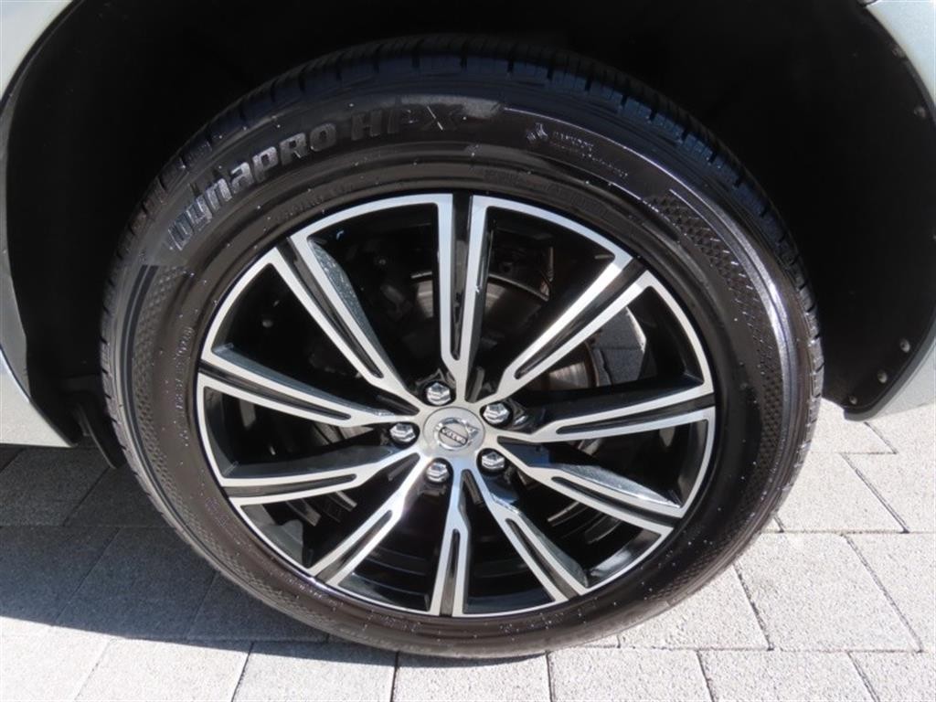 볼보 XC60 XC60(2세대) D4 AWD 인스크립션 이미지 17