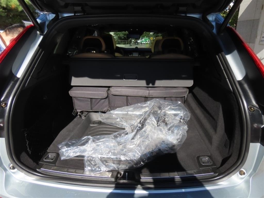 볼보 XC60 XC60(2세대) D4 AWD 인스크립션 이미지 18