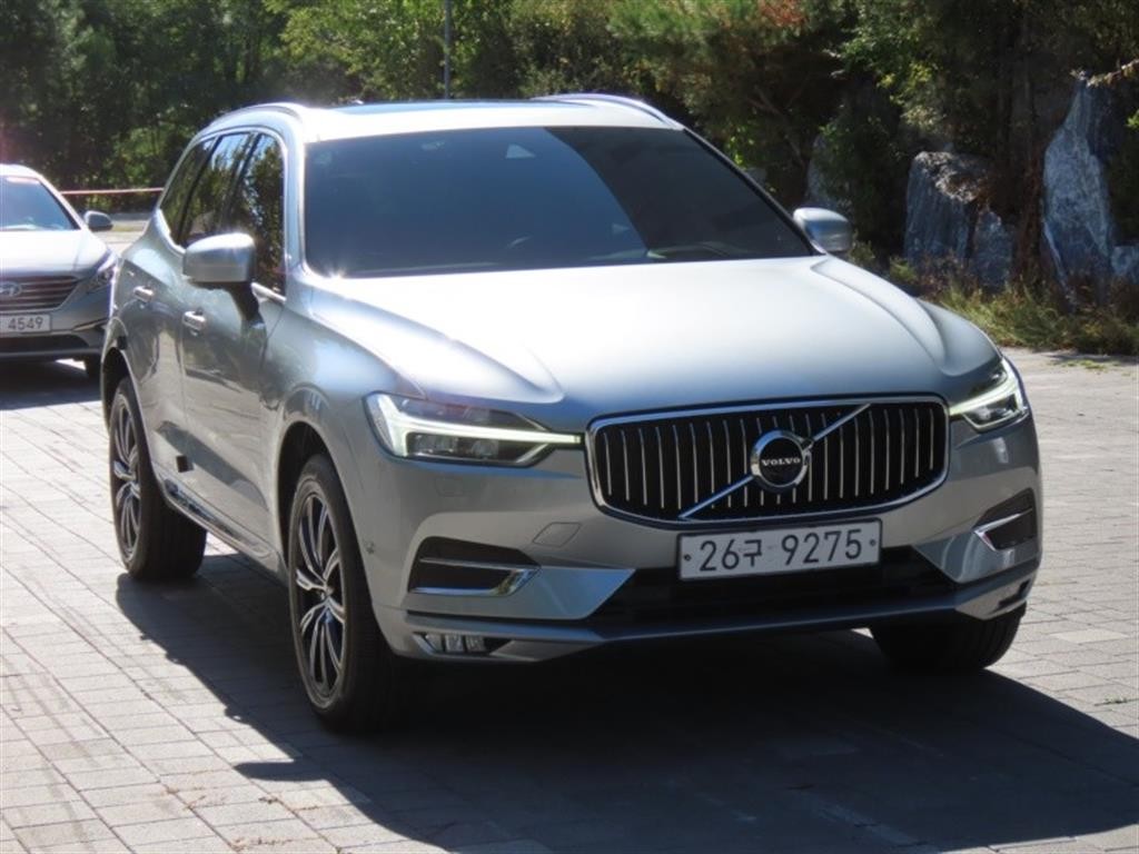볼보 XC60 XC60(2세대) D4 AWD 인스크립션 이미지 2