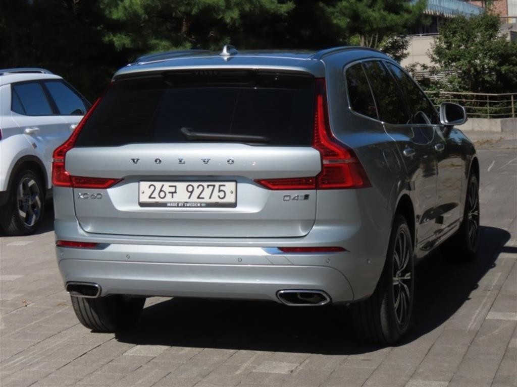 볼보 XC60 XC60(2세대) D4 AWD 인스크립션 이미지 3