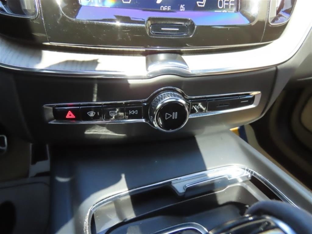 볼보 XC60 XC60(2세대) D4 AWD 인스크립션 이미지 7