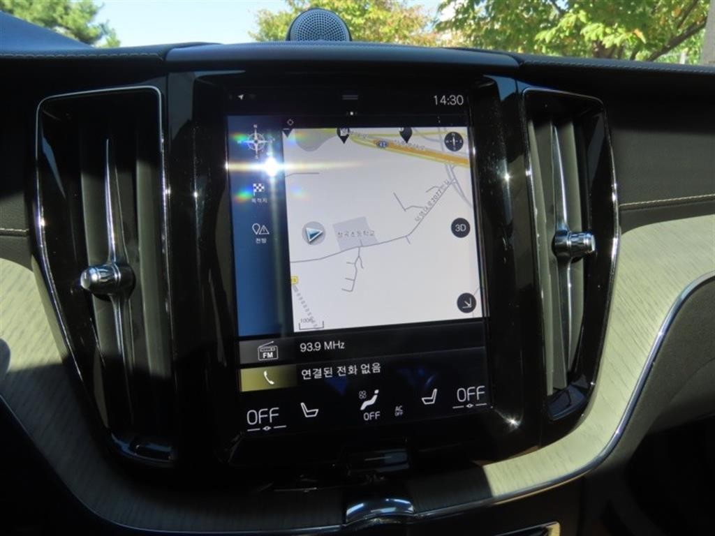 볼보 XC60 XC60(2세대) D4 AWD 인스크립션 이미지 8