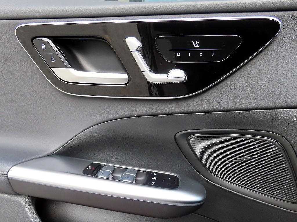 벤츠 C 클래스 C클래스 W206 C200 아방가르드 이미지 11