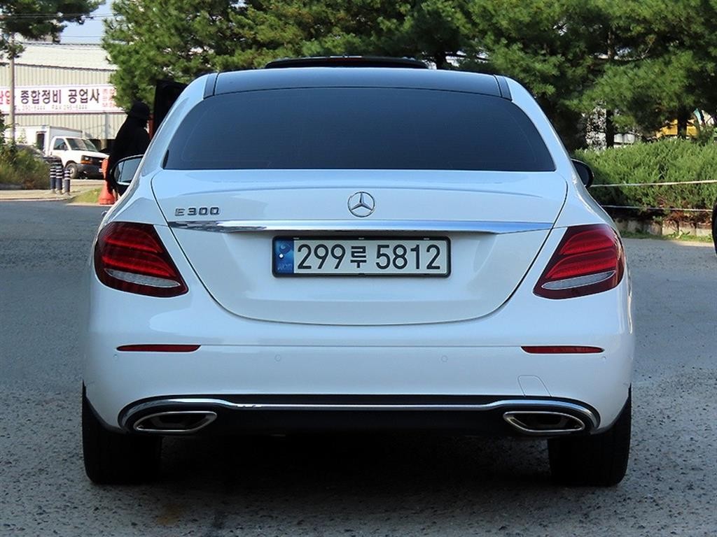 벤츠 E 클래스 E-클래스 W213 E200 아방가르드 이미지 4
