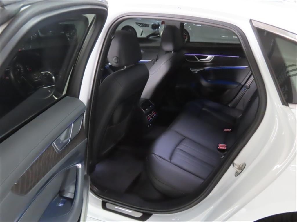 아우디 A6 A6 (C8) 45 TFSI 프리미엄 이미지 14