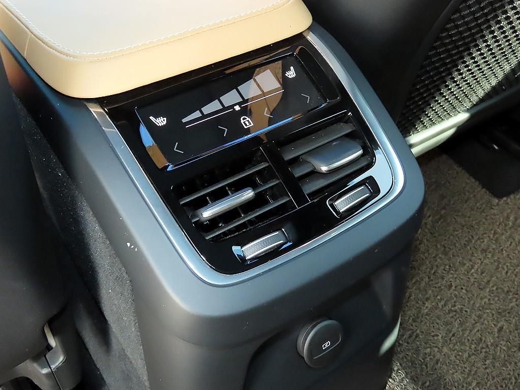 볼보 XC90 XC90 2세대 2.0 T8 AWD 얼티메이트 브라이트 이미지 15
