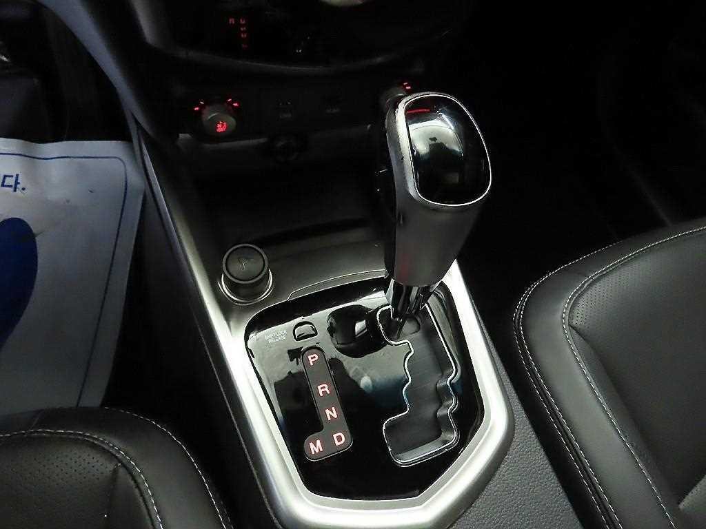 KG모빌리티(쌍용) 티볼리 디젤 2WD 1.6 LX 이미지 15