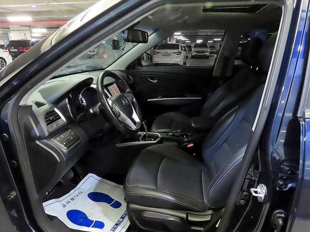 KG모빌리티(쌍용) 티볼리 디젤 2WD 1.6 LX 이미지 6