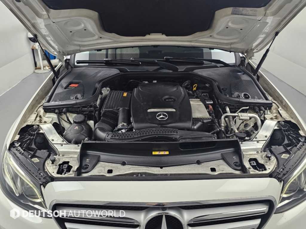 벤츠 E 클래스 E-클래스 W213 E300 4MATIC 아방가르드 이미지 7