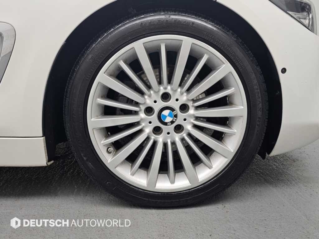 BMW 4시리즈 4시리즈 (F32) 420i 그란쿠페 럭셔리 이미지 5