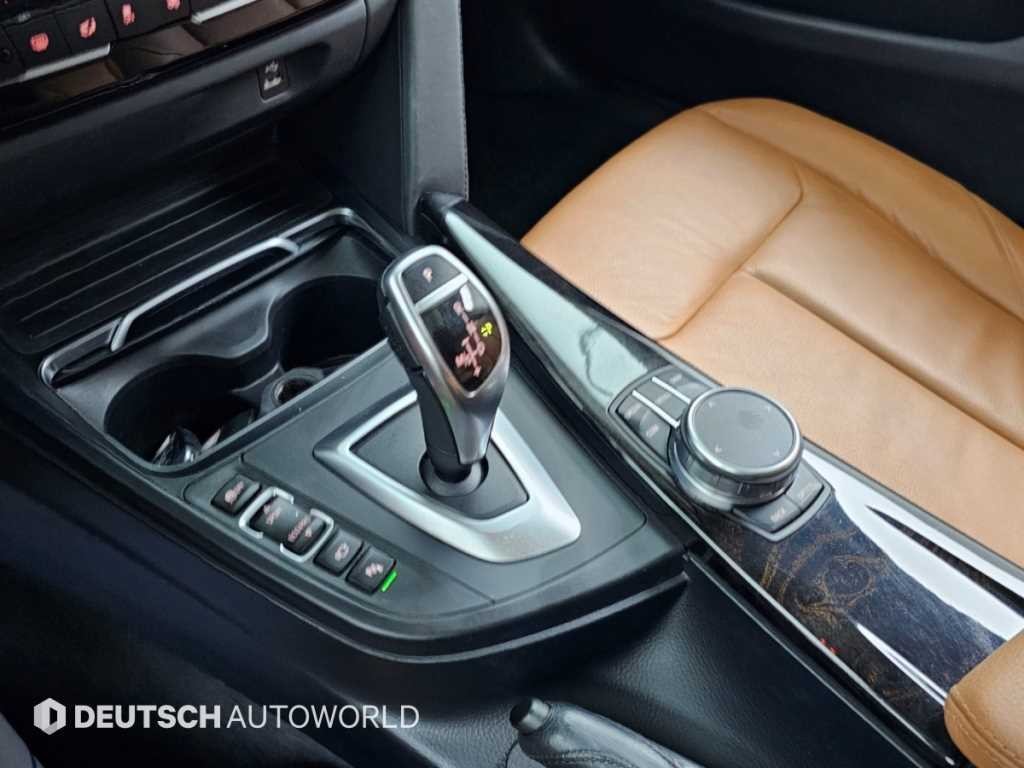 BMW 4시리즈 4시리즈 (F32) 420i 그란쿠페 럭셔리 이미지 9
