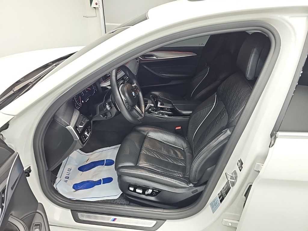 BMW 5시리즈 5시리즈 (G30) 520d M 스포츠 플러스 이미지 11