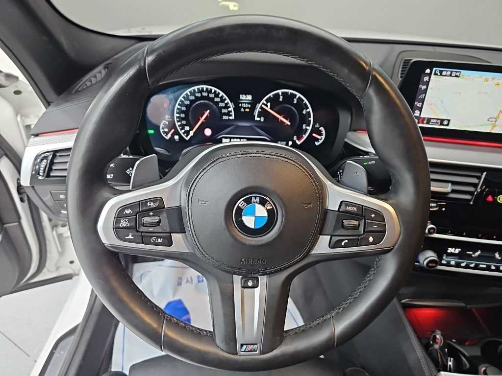 BMW 5시리즈 5시리즈 (G30) 520d M 스포츠 플러스 이미지 9
