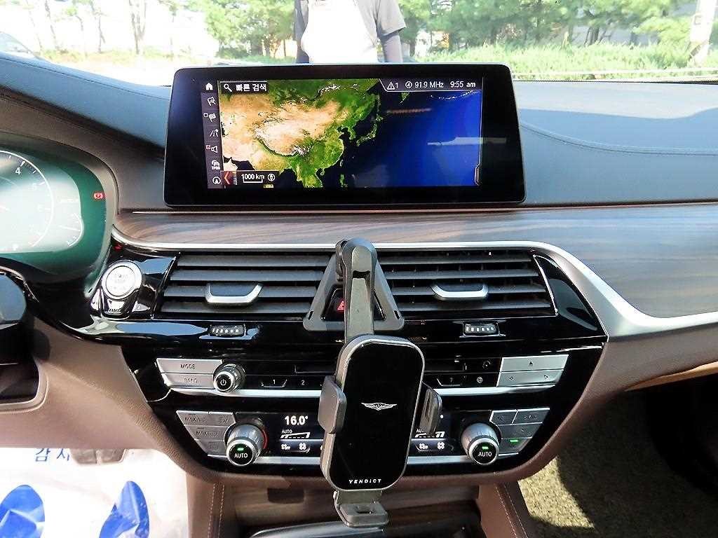 BMW 5시리즈 5시리즈 (G30) 530i M 스포츠 플러스 이미지 13