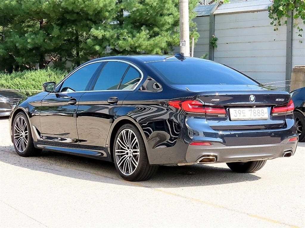 BMW 5시리즈 5시리즈 (G30) 530i M 스포츠 플러스 이미지 3