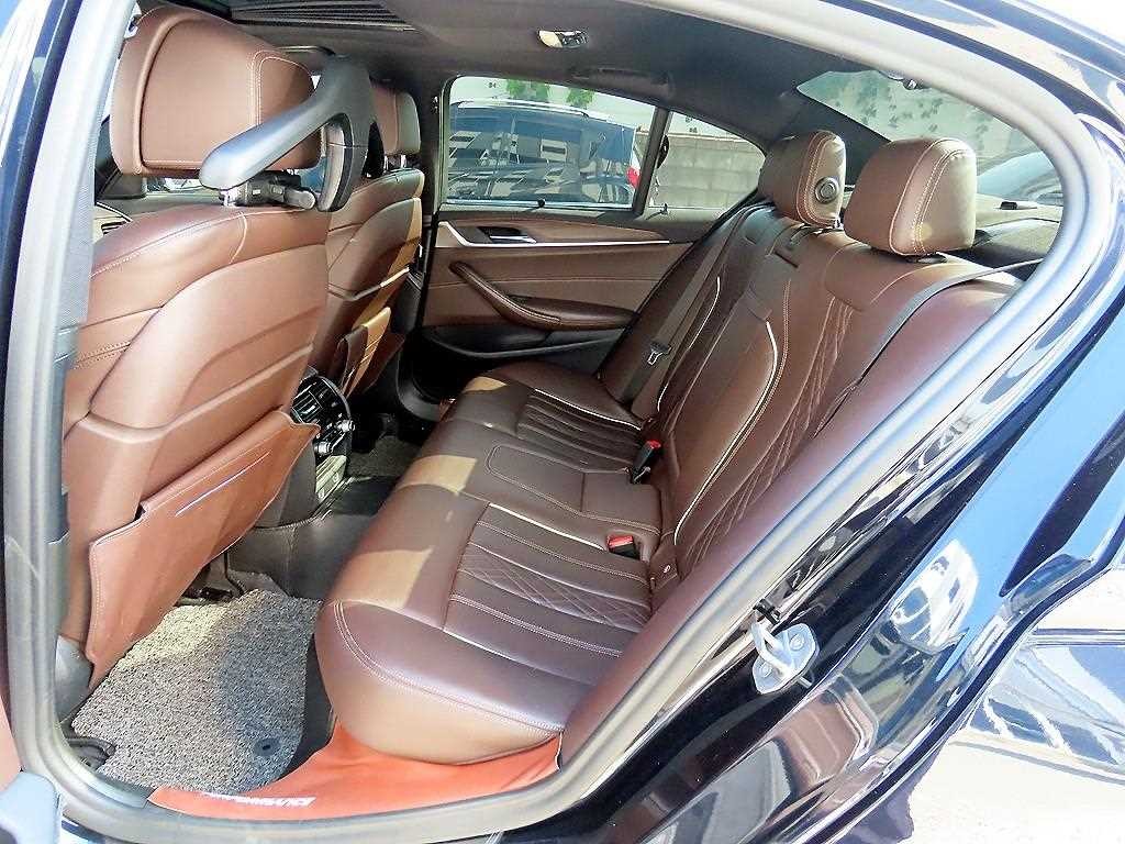 BMW 5시리즈 5시리즈 (G30) 530i M 스포츠 플러스 이미지 6