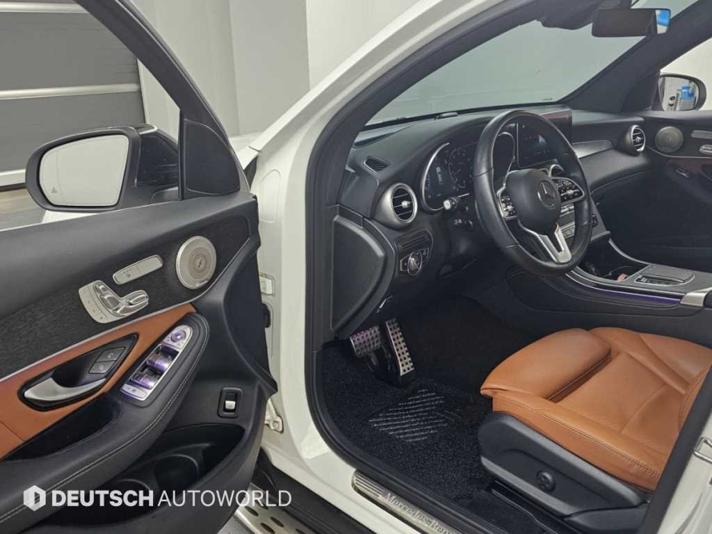 벤츠 GLC 클래스 GLC클래스 X253 GLC 300 4MATIC 쿠페 이미지 11