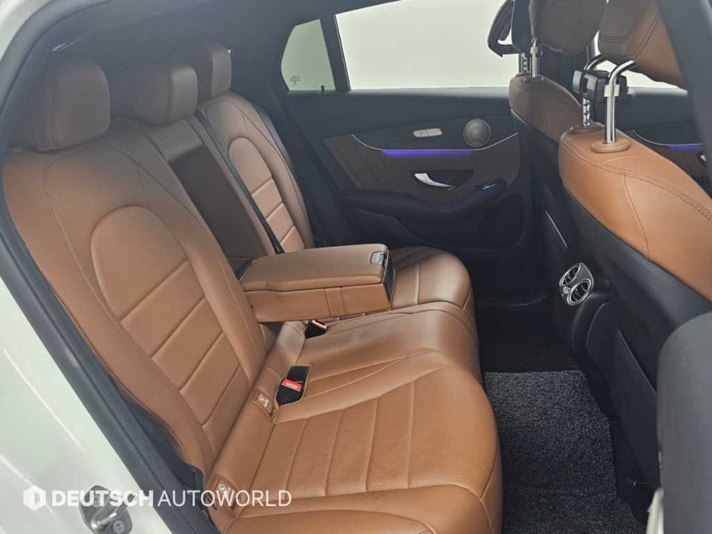 벤츠 GLC 클래스 GLC클래스 X253 GLC 300 4MATIC 쿠페 이미지 12
