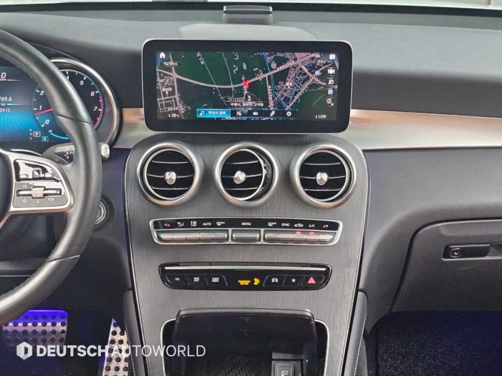 벤츠 GLC 클래스 GLC클래스 X253 GLC 300 4MATIC 쿠페 이미지 14
