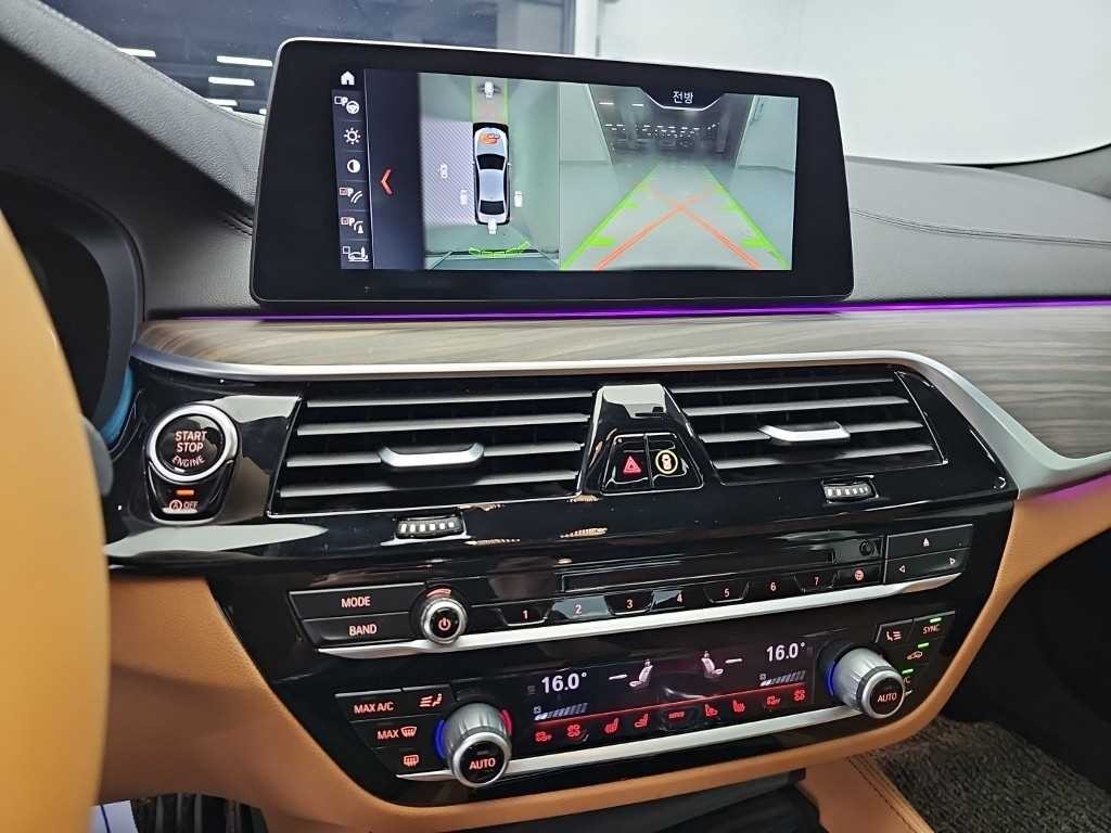 BMW 5시리즈 5시리즈 (G30) 520d M 스포츠 플러스 이미지 10