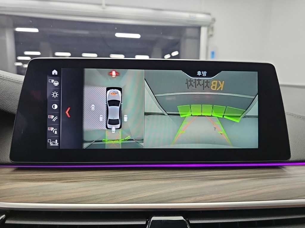BMW 5시리즈 5시리즈 (G30) 520d M 스포츠 플러스 이미지 16