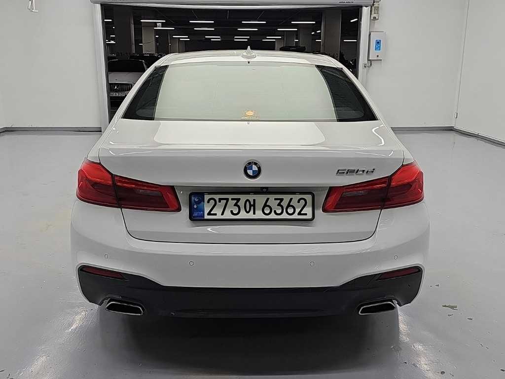 BMW 5시리즈 5시리즈 (G30) 520d M 스포츠 플러스 이미지 3