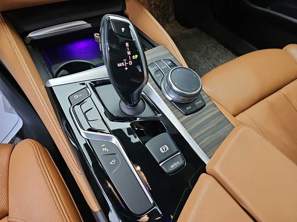 BMW 5시리즈 5시리즈 (G30) 520d M 스포츠 플러스 이미지 8
