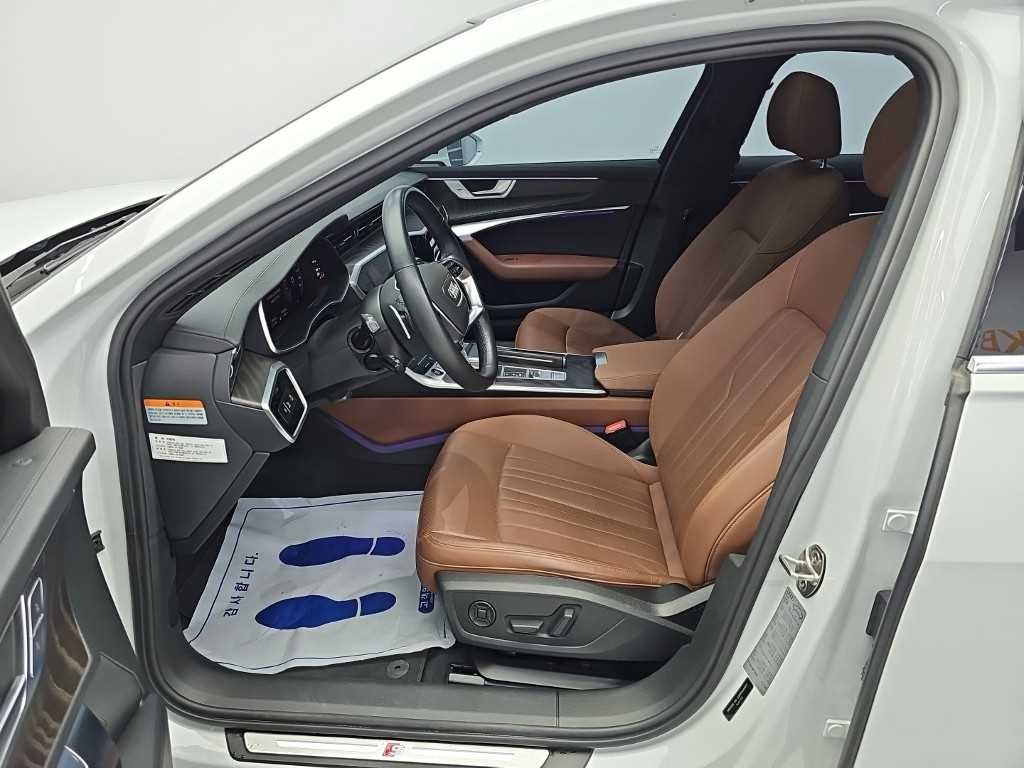 아우디 A6 A6 (C8) 45 TFSI 콰트로 프리미엄 이미지 11