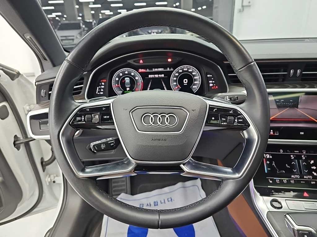 아우디 A6 A6 (C8) 45 TFSI 콰트로 프리미엄 이미지 9