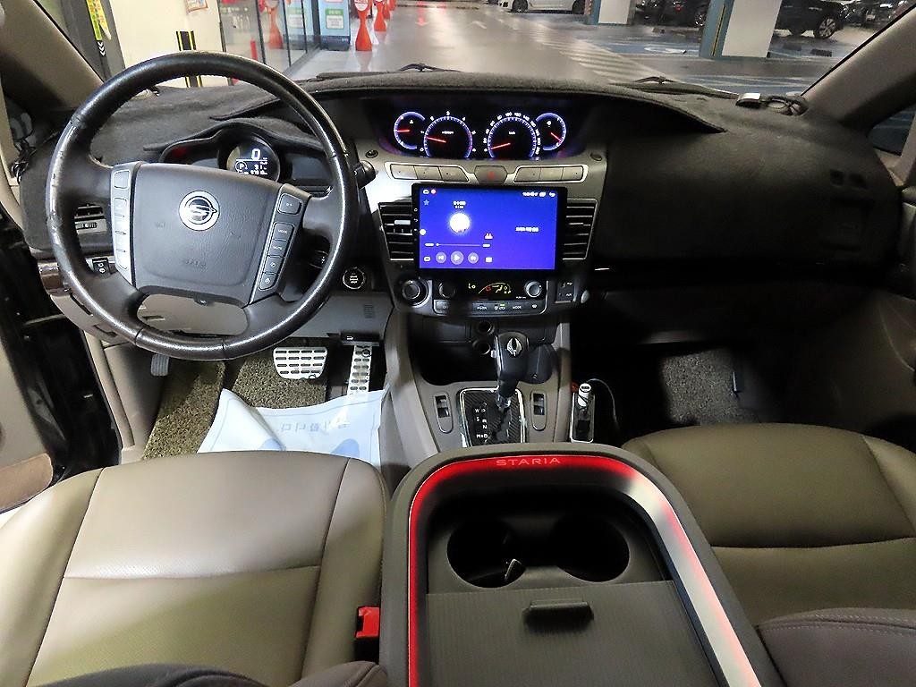 KG모빌리티(쌍용) 코란도 코란도투리스모 4WD GT 9인승 이미지 11