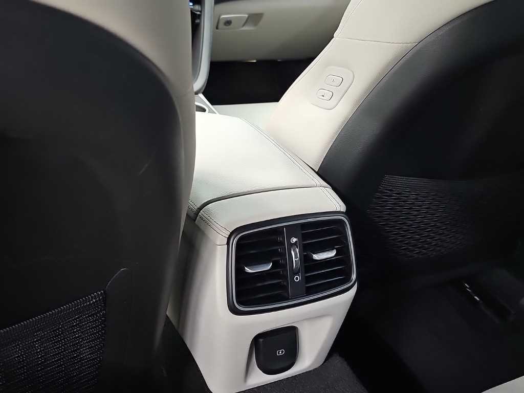 제네시스 G70 더 뉴 G70 가솔린 2.0T 4WD 이미지 13