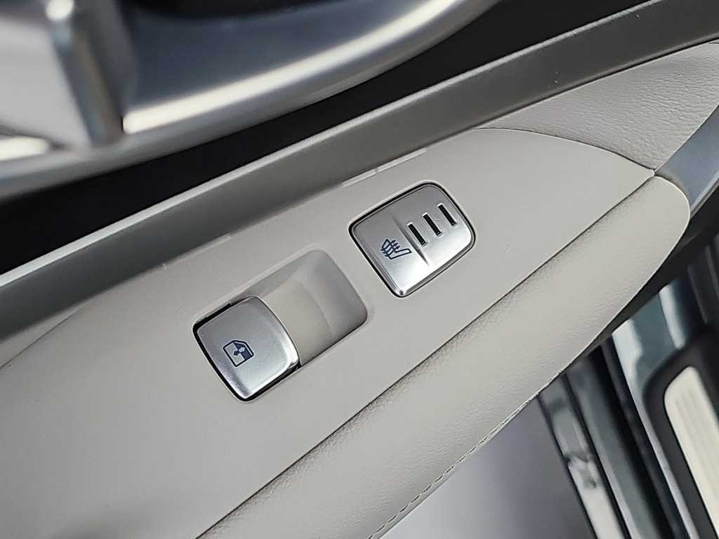 제네시스 G70 더 뉴 G70 가솔린 2.0T 4WD 이미지 14