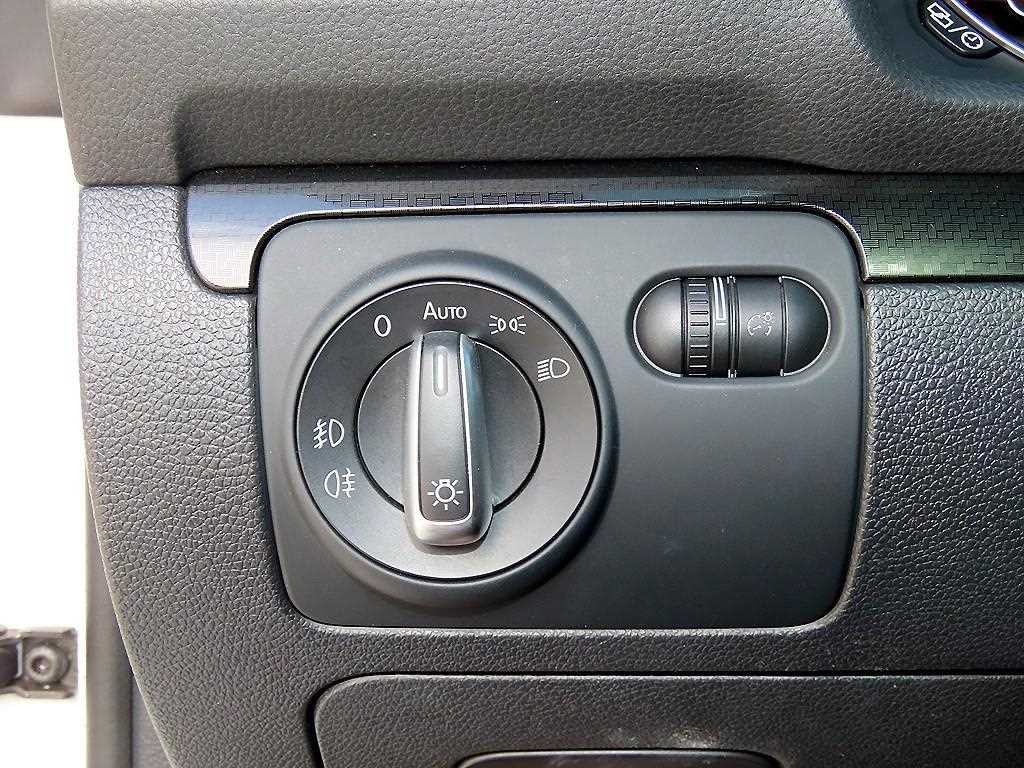 폭스바겐 시로코 2.0 TDI R-LINE 이미지 12