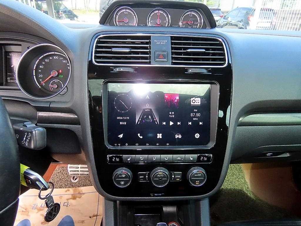 폭스바겐 시로코 2.0 TDI R-LINE 이미지 13