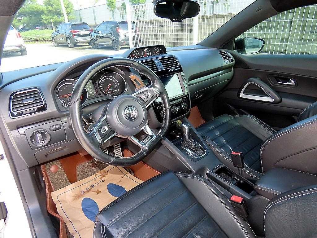 폭스바겐 시로코 2.0 TDI R-LINE 이미지 7